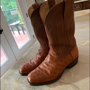 TECOVAS MENS BOOTS. Ostrish/leather. Size 9 1/2. In great condition. No box. Tan